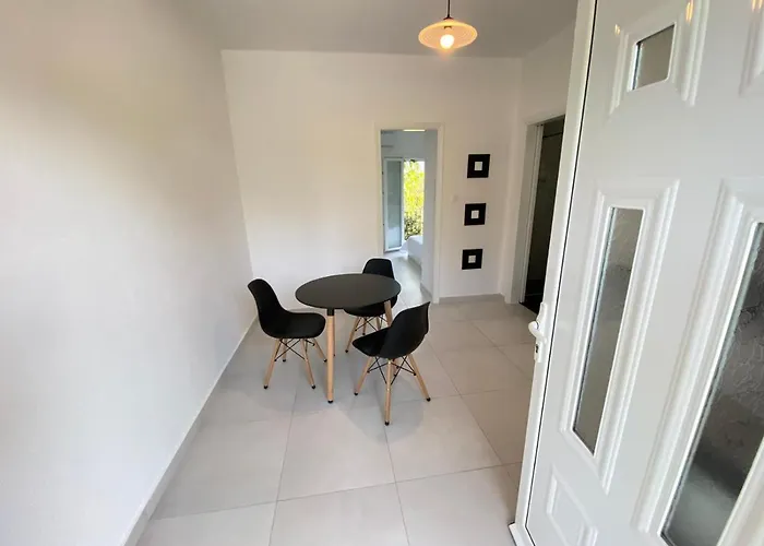 Alexander 2 Apartman *